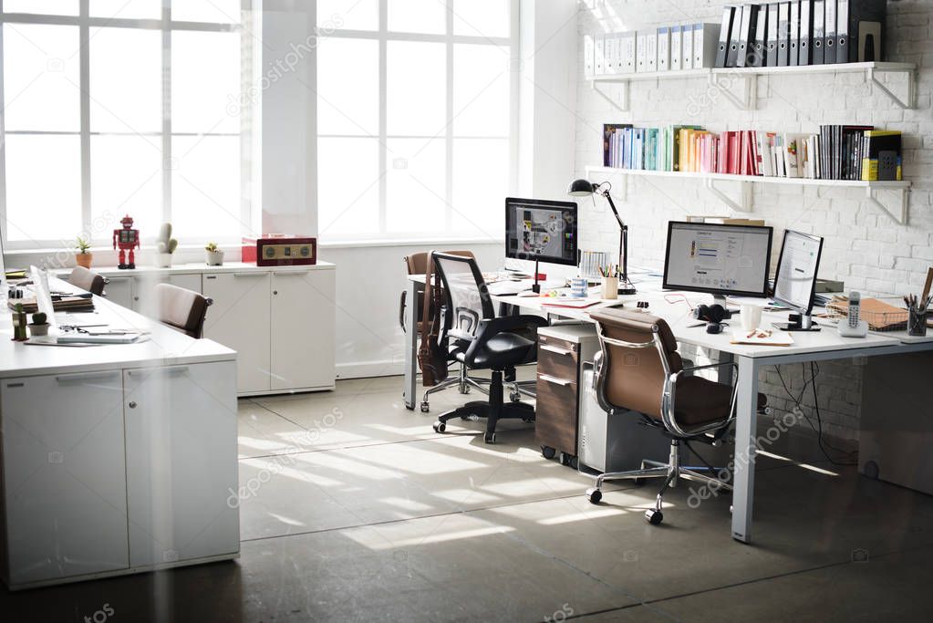 Kleines Büro mit PCs